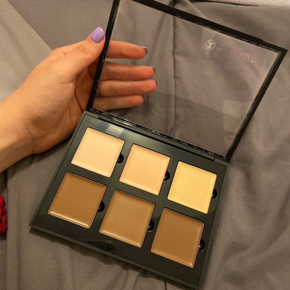 Anastasia Beverly Hills contour cream kit
